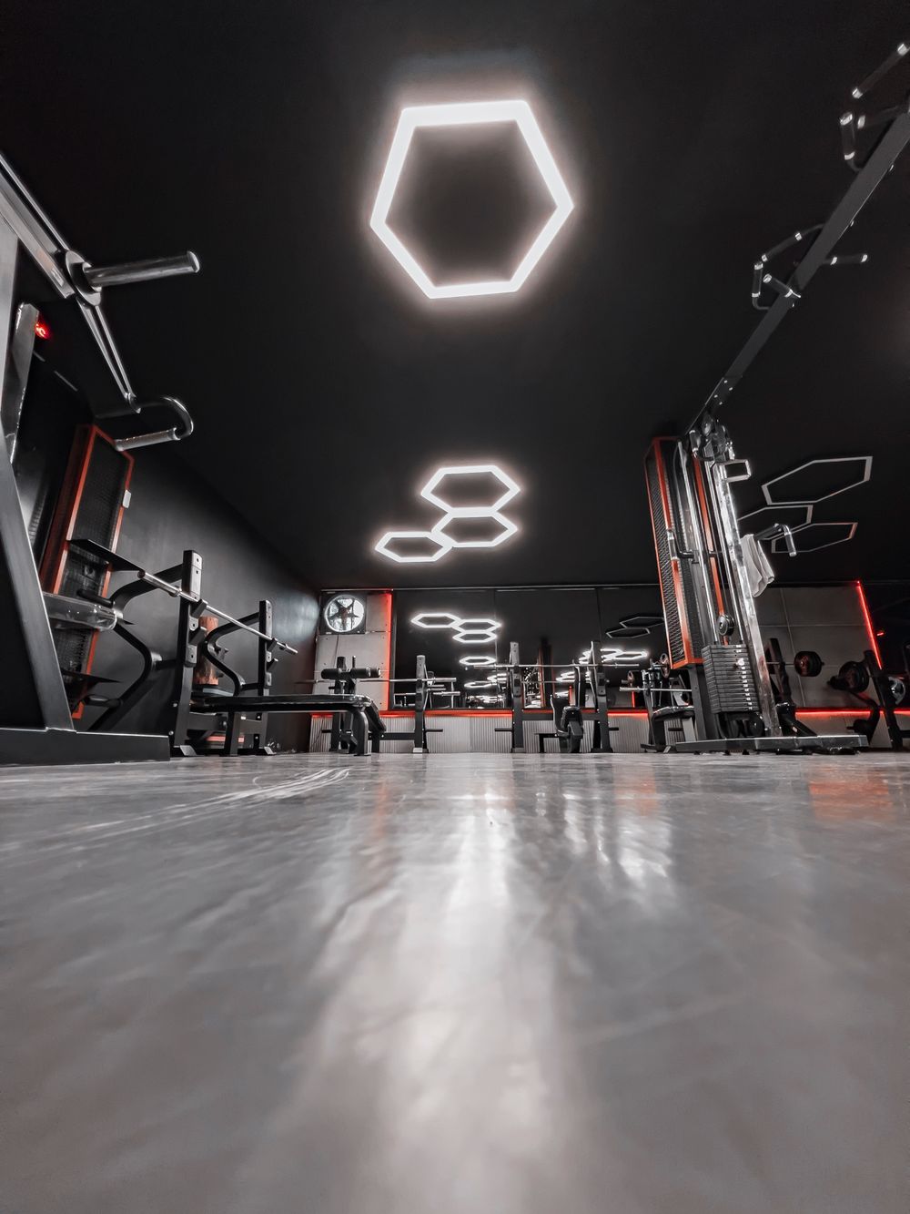 Interior de gimnasio moderno